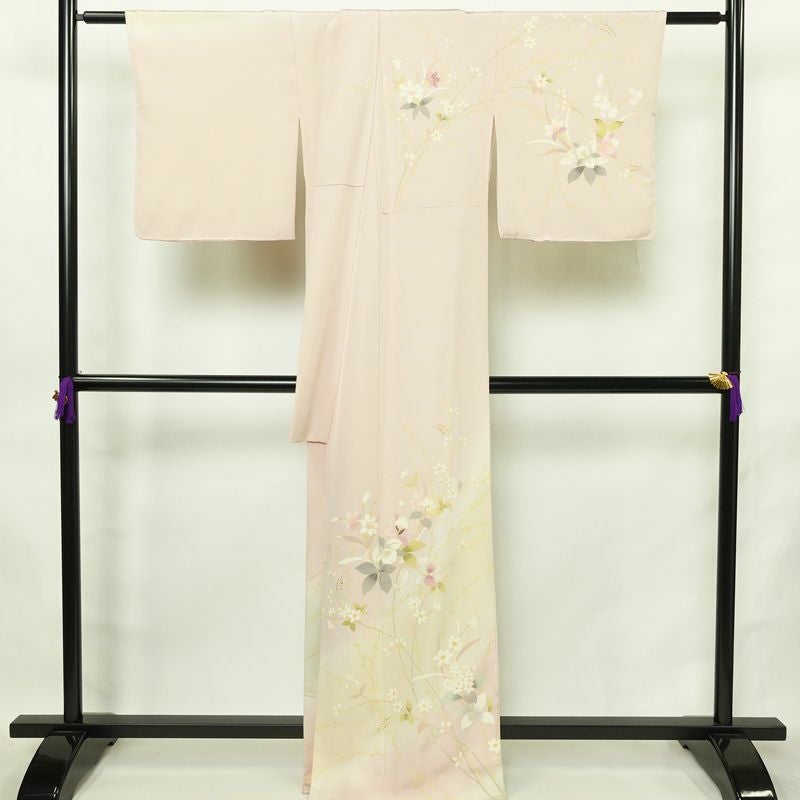 訪問着 美品 しつけ糸付き 縮緬 正絹 花柄 袷仕立て 身丈166.5cm 裄丈68cm リサイクル着物 着物 入学式 卒業式 七五三 お宮参り フォーマル 上品 ピンク_画像2