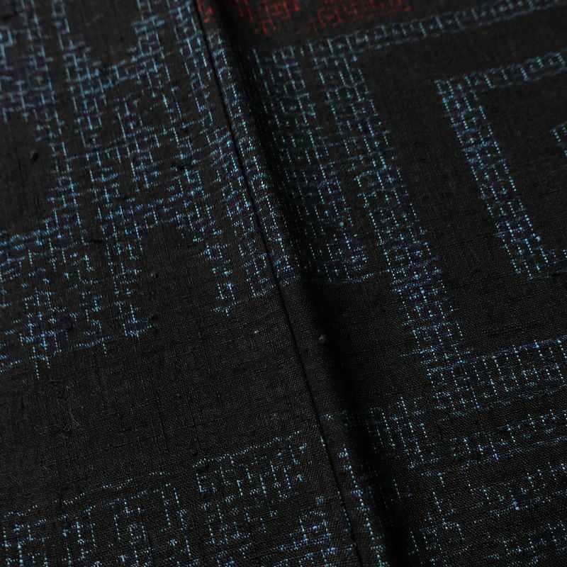 紬 正絹 幾何学柄・抽象柄 袷仕立て 身丈157.5cm 裄丈65cm リサイクル着物 着物 青・紺_画像12