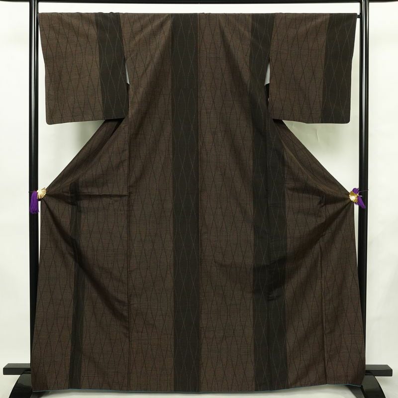 紬 良品 正絹 幾何学柄・抽象柄 袷仕立て 身丈167.5cm 裄丈67cm リサイクル着物 着物 モダン 茶_画像1