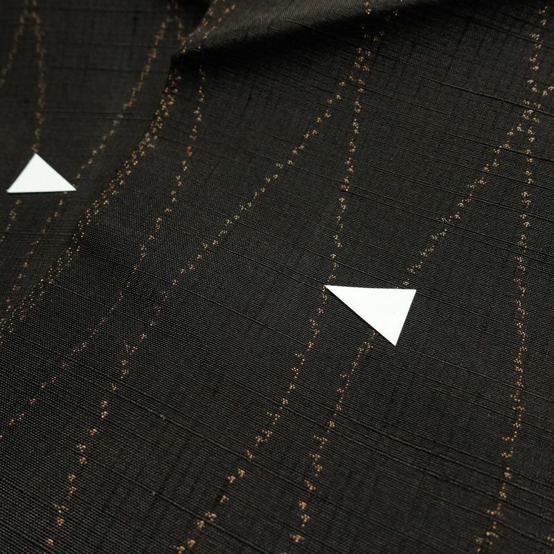 紬 良品 正絹 幾何学柄・抽象柄 袷仕立て 身丈167.5cm 裄丈67cm リサイクル着物 着物 モダン 茶_画像16