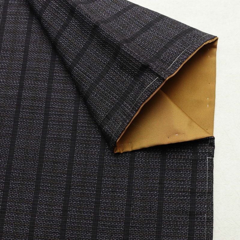 結城紬 紬 美品 証紙あり しつけ糸付き バチ衿仕立て 正絹 縞柄・線柄 袷仕立て 身丈156cm 裄丈63.5cm リサイクル着物 着物 紫・藤色_画像14