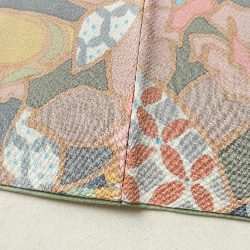 小紋 良品 縮緬 総柄 正絹 幾何学柄・抽象柄 袷仕立て 身丈164.5cm 裄丈67cm リサイクル着物 着物 多色使い_画像12