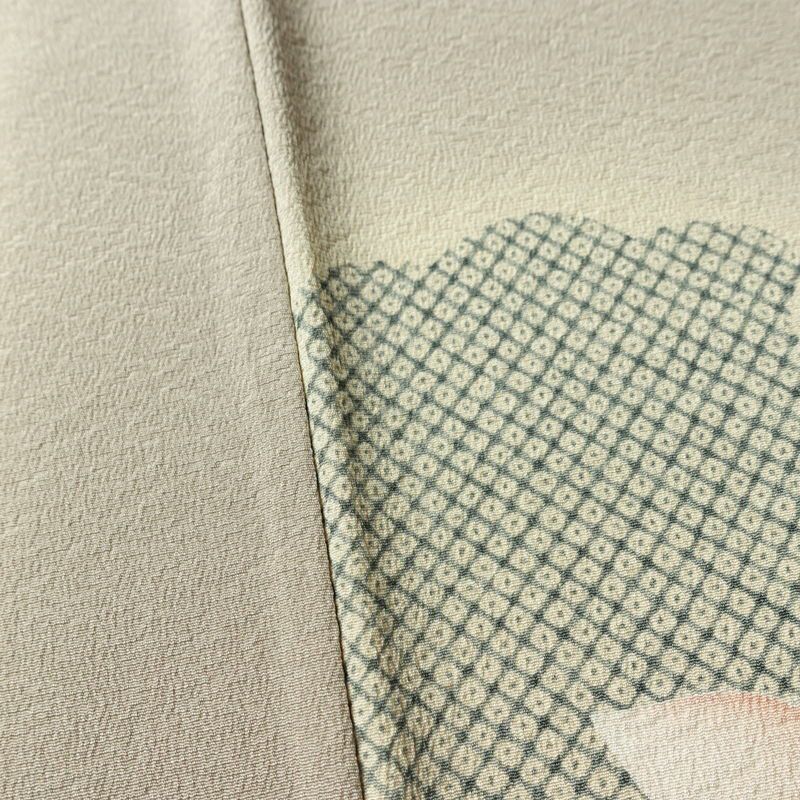 小紋 縮緬 飛び柄 正絹 古典柄 袷仕立て 身丈164.5cm 裄丈68cm リサイクル着物 雪輪 花びら 着物 くすみパープル 紫・藤色_画像12