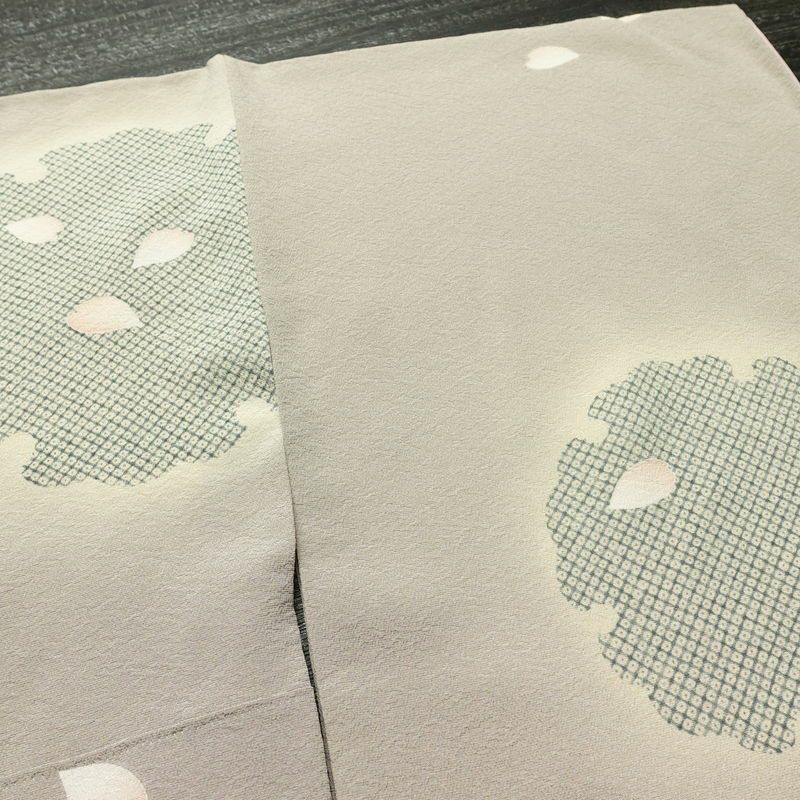 小紋 縮緬 飛び柄 正絹 古典柄 袷仕立て 身丈164.5cm 裄丈68cm リサイクル着物 雪輪 花びら 着物 くすみパープル 紫・藤色_画像14