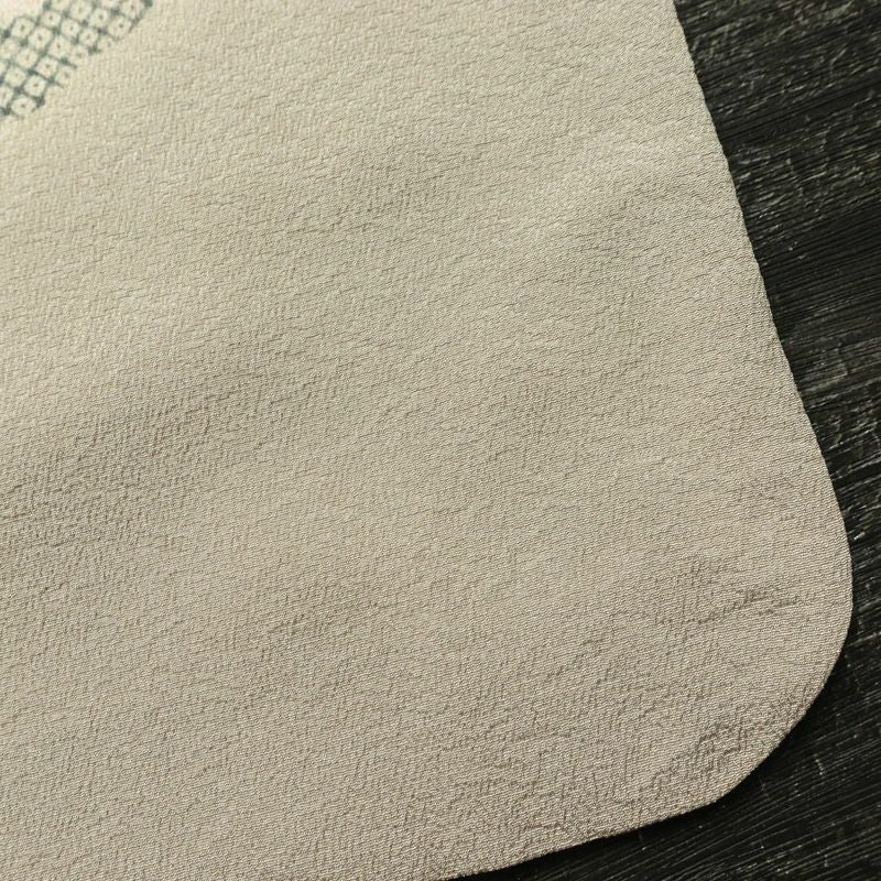 小紋 縮緬 飛び柄 正絹 古典柄 袷仕立て 身丈164.5cm 裄丈68cm リサイクル着物 雪輪 花びら 着物 くすみパープル 紫・藤色_画像16