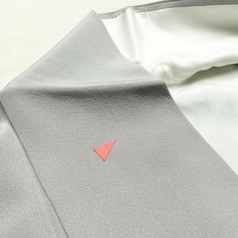 色留袖 落款入り 縮緬 正絹 幾何学柄・抽象柄 袷仕立て 身丈157.5cm 裄丈63.5cm リサイクル着物 着物 共八掛 シンプル グレー_画像20