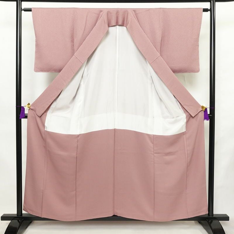 色無地 美品 しつけ糸付き 一つ紋付き 正絹 その他の柄 袷仕立て 身丈156cm 裄丈61cm リサイクル着物 着物 お茶会 フォーマル シンプル 紫・藤色_画像3