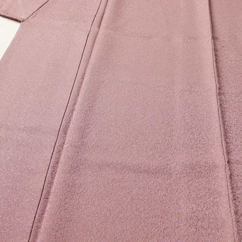 色無地 美品 しつけ糸付き 一つ紋付き 正絹 その他の柄 袷仕立て 身丈156cm 裄丈61cm リサイクル着物 着物 お茶会 フォーマル シンプル 紫・藤色_画像5