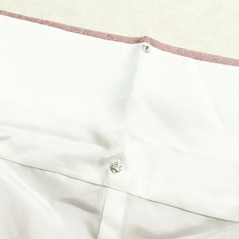 色無地 美品 しつけ糸付き 一つ紋付き 正絹 その他の柄 袷仕立て 身丈156cm 裄丈61cm リサイクル着物 着物 お茶会 フォーマル シンプル 紫・藤色_画像18