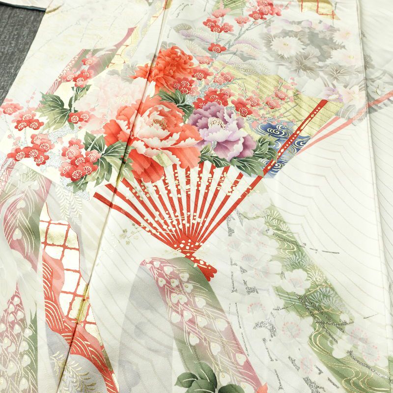 振袖 正絹 花柄 袷仕立て 身丈165cm 裄丈66cm リサイクル着物 着物 箔 金彩 結婚式 成人式 二十歳 二十歳の集い 多色使い_画像5