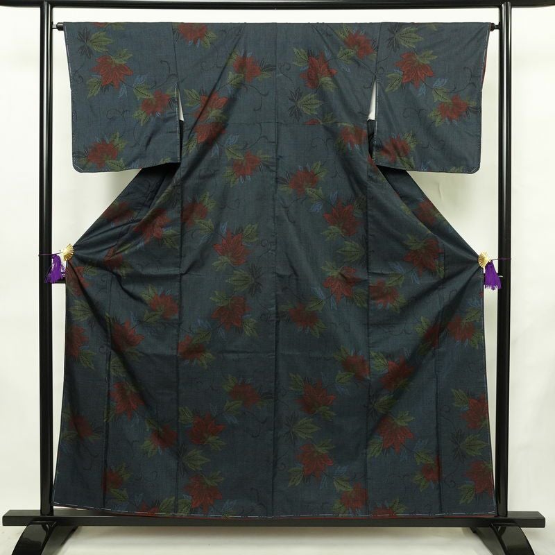 大島紬 良品 証紙なし しつけ糸付き 正絹 木の葉・植物柄 袷仕立て 身丈158.5cm 裄丈64.5cm リサイクル着物 着物 青・紺_画像1