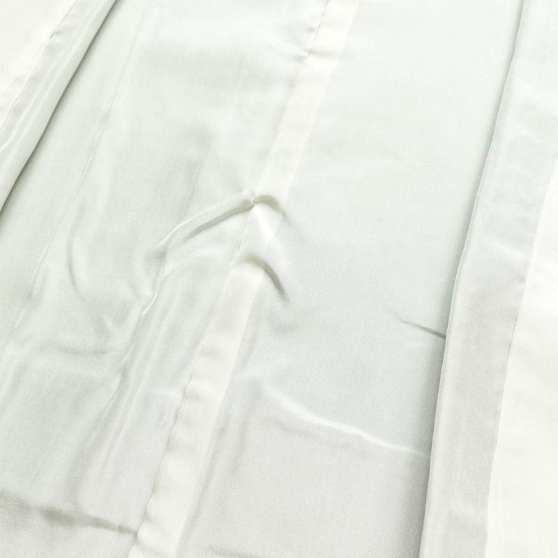 付け下げ 辻村寿三郎 ジュサブロー 美品 しつけ糸付き 縮緬 正絹 木の葉・植物柄 袷仕立て 身丈158cm 裄丈63cm リサイクル着物 着物 シンプル 緑・うぐいす色_画像19