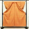 単衣 紬 美品 バチ衿仕立て 正絹 縞柄・線柄 単衣仕立て 身丈155cm 裄丈62.5cm リサイクル着物 一部しつけ糸付き 着物 橙_画像3