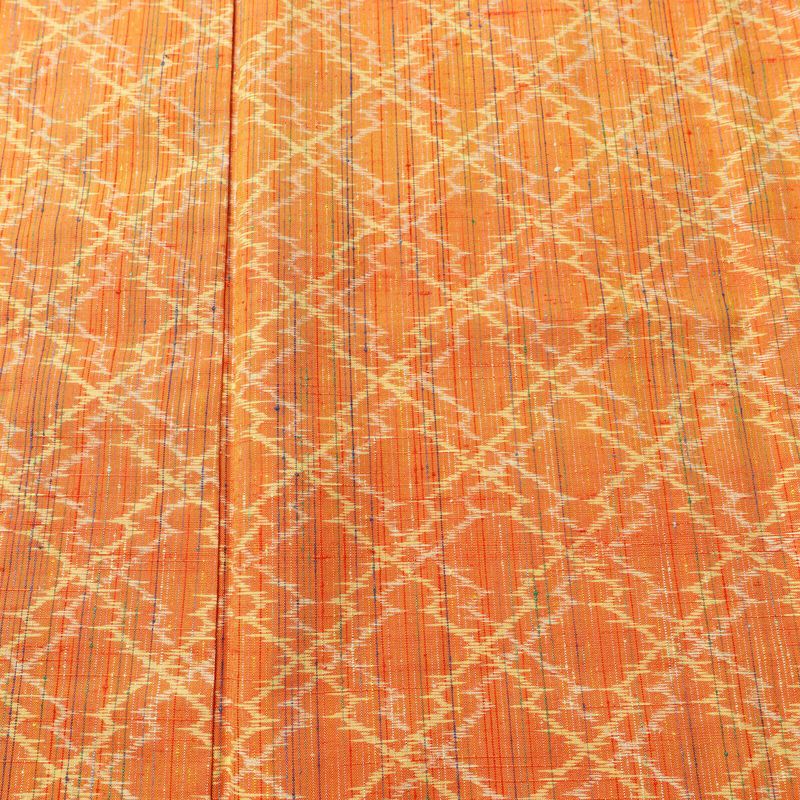 単衣 紬 美品 バチ衿仕立て 正絹 縞柄・線柄 単衣仕立て 身丈155cm 裄丈62.5cm リサイクル着物 一部しつけ糸付き 着物 橙_画像6