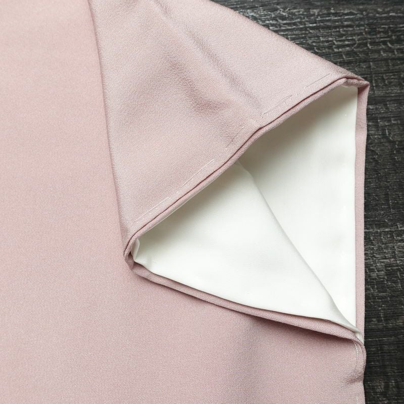 色留袖 美品 落款入り 縮緬 三つ紋付き 正絹 風景柄 袷仕立て 身丈163.5cm 裄丈66.5cm リサイクル着物 一部しつけ糸付き 着物 結婚式 パーティー フォーマル 松 ピンク_画像16