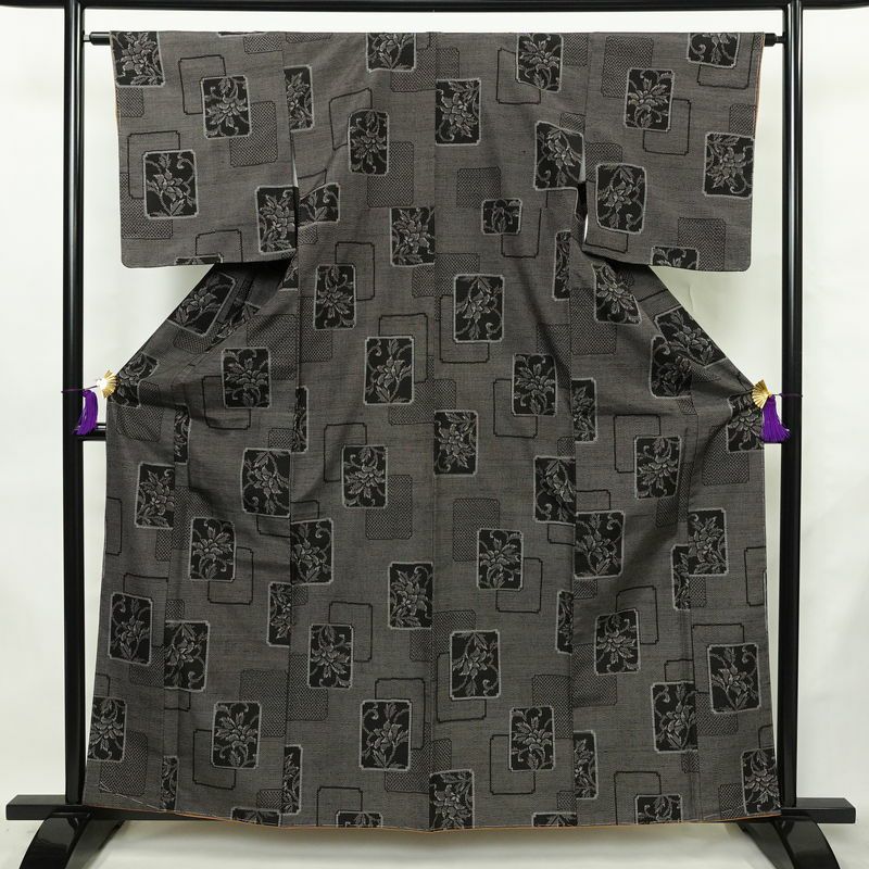 紬 良品 正絹 木の葉・植物柄 袷仕立て 身丈161.5cm 裄丈63cm リサイクル着物 着物 茶_画像1