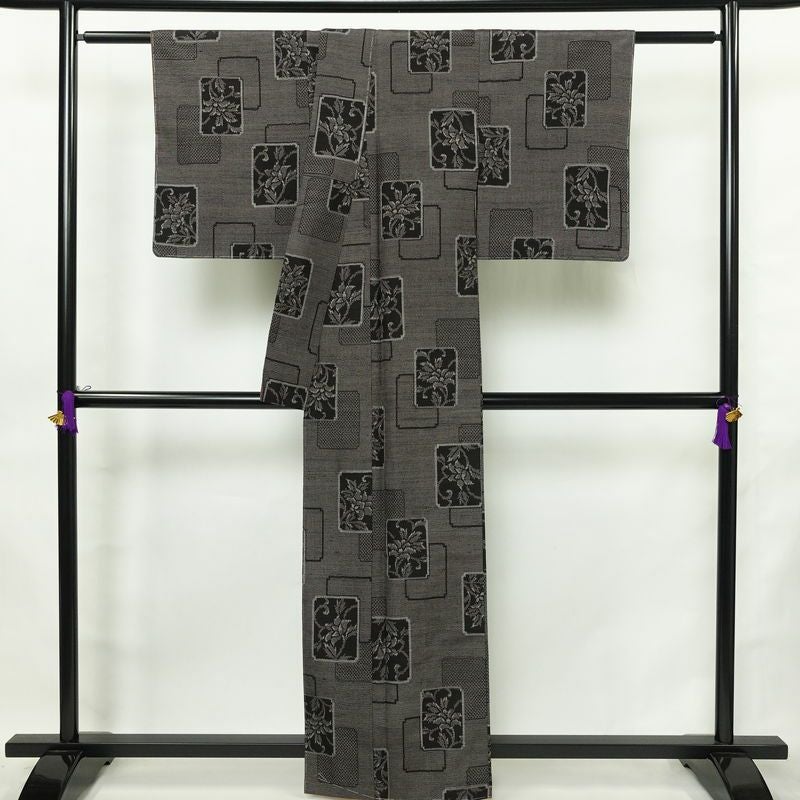 紬 良品 正絹 木の葉・植物柄 袷仕立て 身丈161.5cm 裄丈63cm リサイクル着物 着物 茶_画像2