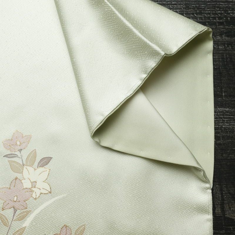 訪問着 しつけ糸付き 相良刺繍 綸子 正絹 花柄 袷仕立て 身丈164cm 裄丈65cm リサイクル着物 着物 箔 金彩 入学式 卒業式 結婚式 七五三 お宮参り フォーマル 菊 緑・うぐいす色_画像14