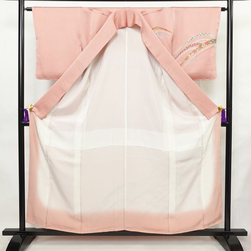 付け下げ 美品 しつけ糸付き 正絹 古典柄 袷仕立て 身丈156cm 裄丈63cm リサイクル着物 着物 箔 金彩 入学式 七五三 お宮参り フォーマル ピンク_画像3