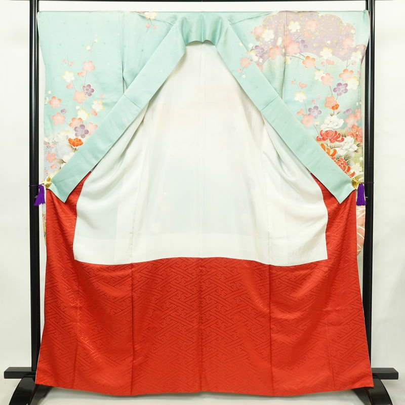 振袖 良品 金駒刺繍 正絹 花柄 袷仕立て 身丈164cm 裄丈68cm リサイクル着物 着物 箔 金彩 成人式 二十歳 二十歳の集い パーティー フォーマル 華やか 梅 萩 菊 ミントグリーン 緑・うぐいす色_画像3