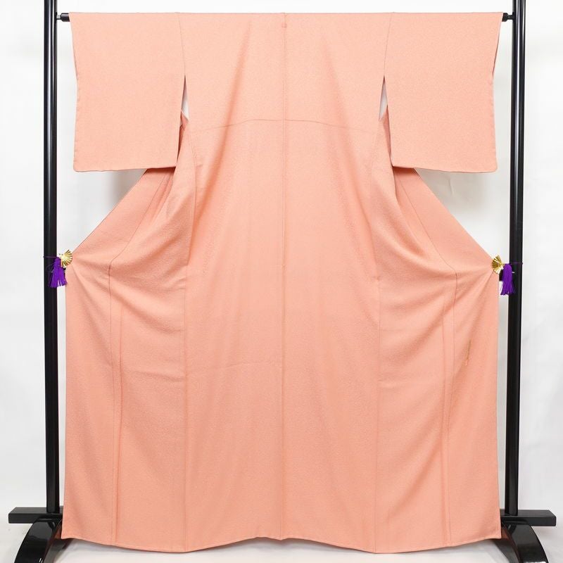 色無地 美品 落款入り しつけ糸付き 一つ紋付き 正絹 無地 袷仕立て 身丈164.5cm 裄丈64cm リサイクル着物 着物 お茶会 フォーマル ピンク_画像1