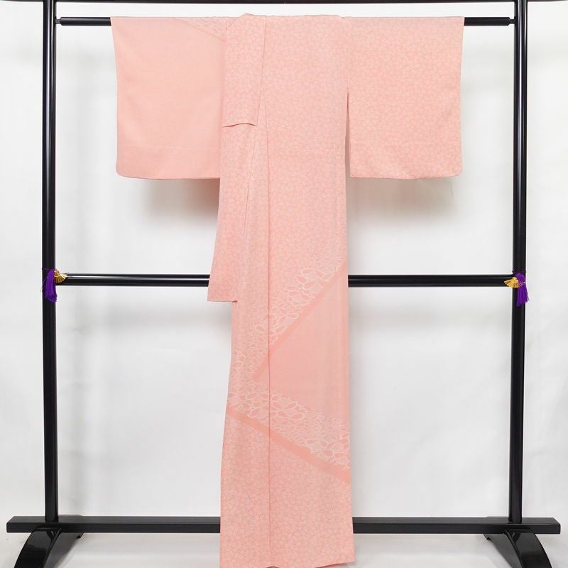 単衣 付下 美品 坂口幸市 落款入り 縮緬 正絹 古典柄 単衣仕立て 身丈162cm 裄丈66.5cm リサイクル着物 着物 ピンク_画像2