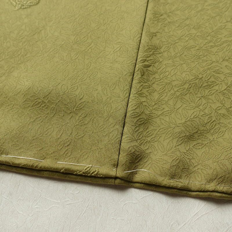 色無地 良品 しつけ糸付き 一つ紋付き 正絹 木の葉・植物柄 袷仕立て 身丈166.5cm 裄丈68.5cm リサイクル着物 着物 お茶会 フォーマル 黄・黄土色_画像12