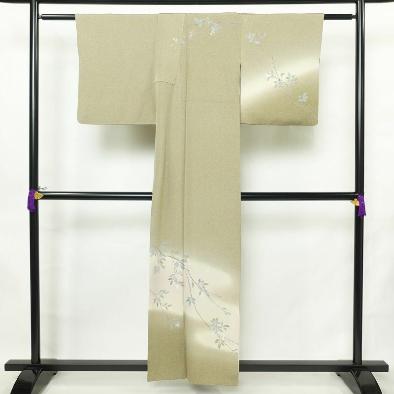 訪問着 縮緬 一つ紋付き 正絹 木の葉・植物柄 袷仕立て 身丈157cm 裄丈67.5cm リサイクル着物 着物 共八掛 入学式 卒業式 七五三 お宮参り フォーマル 上品 緑・うぐいす色_画像2