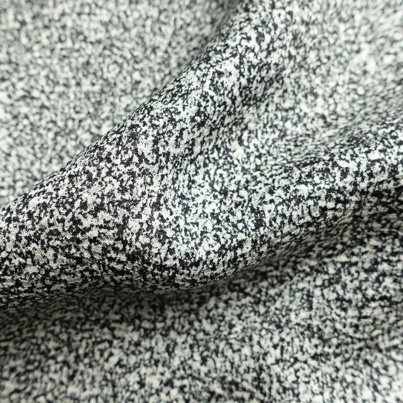 付け下げ 良品 しつけ糸付き 金駒刺繍 一つ紋付き 正絹 木の葉・植物柄 袷仕立て 身丈163.5cm 裄丈68.5cm リサイクル着物 着物 箔 共八掛 グレー_画像21