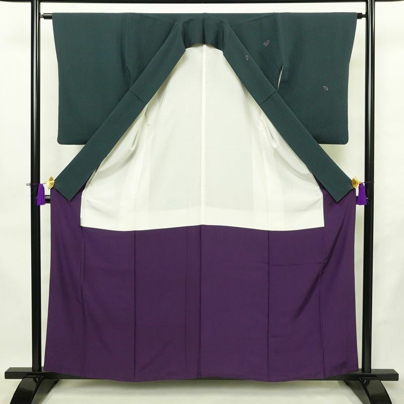 付け下げ 落款入り 辻村寿三郎 ジュサブロー 縮緬 正絹 花柄 袷仕立て 身丈159cm 裄丈63cm リサイクル着物 着物 卒業式 七五三 お宮参り フォーマル シンプル 緑・うぐいす色_画像3