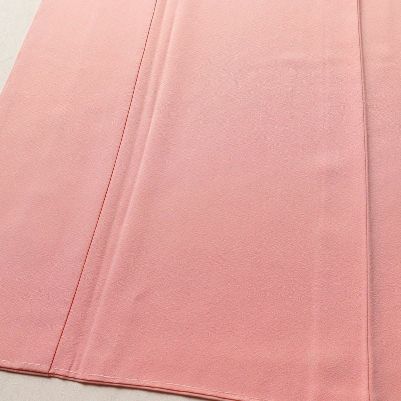 色無地 美品 しつけ糸付き 縮緬 一つ紋付き 正絹 無地 袷仕立て 身丈165.5cm 裄丈66.5cm リサイクル着物 着物 お茶会 フォーマル シンプル ピンク_画像4