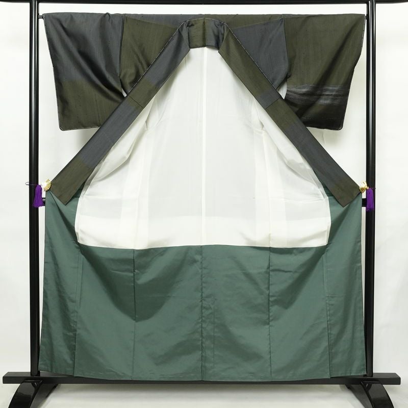 紬 付下 美品 しつけ糸付き 正絹 縞柄・線柄 袷仕立て 身丈159cm 裄丈66cm リサイクル着物 着物 シンプル おしゃれ 緑・うぐいす色_画像3