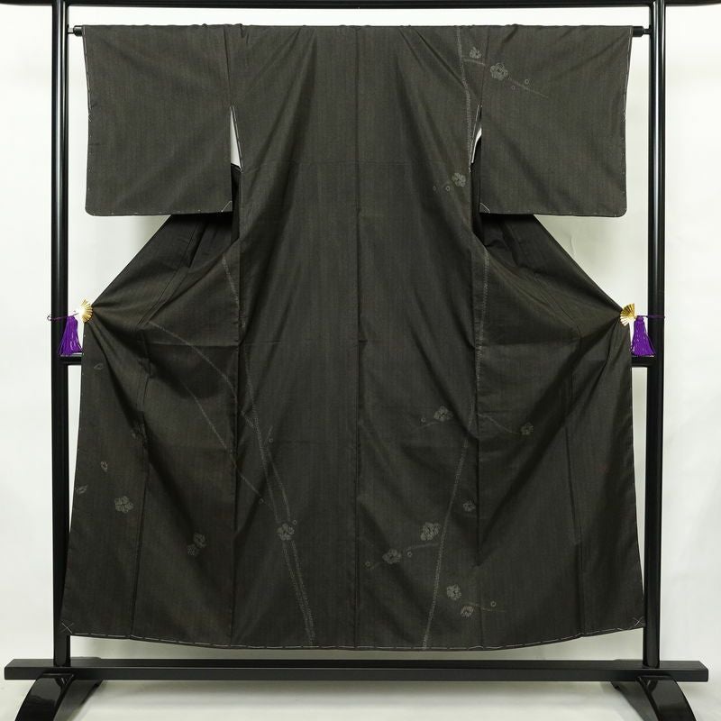 大島紬 付下 美品 証紙あり 落款入り しつけ糸付き 正絹 花柄 袷仕立て 身丈152cm 裄丈65cm リサイクル着物 おしゃれ 着物 茶_画像1