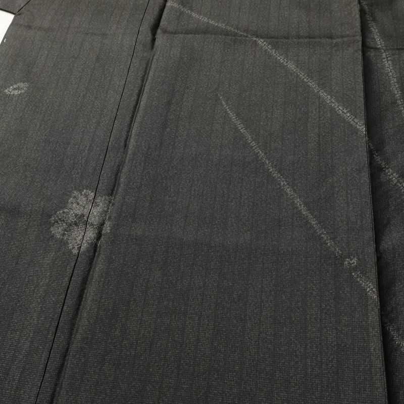 大島紬 付下 美品 証紙あり 落款入り しつけ糸付き 正絹 花柄 袷仕立て 身丈152cm 裄丈65cm リサイクル着物 おしゃれ 着物 茶_画像5