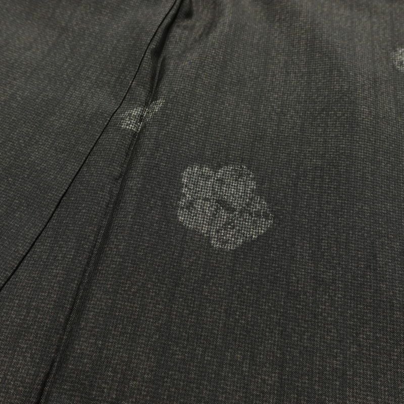 大島紬 付下 美品 証紙あり 落款入り しつけ糸付き 正絹 花柄 袷仕立て 身丈152cm 裄丈65cm リサイクル着物 おしゃれ 着物 茶_画像17