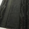 大島紬 古代染色 純泥染 美品 証紙あり しつけ糸付き 正絹 幾何学柄・抽象柄 袷仕立て 身丈163cm 裄丈69.5cm リサイクル着物 着物 未使用品 緑・うぐいす色_画像4