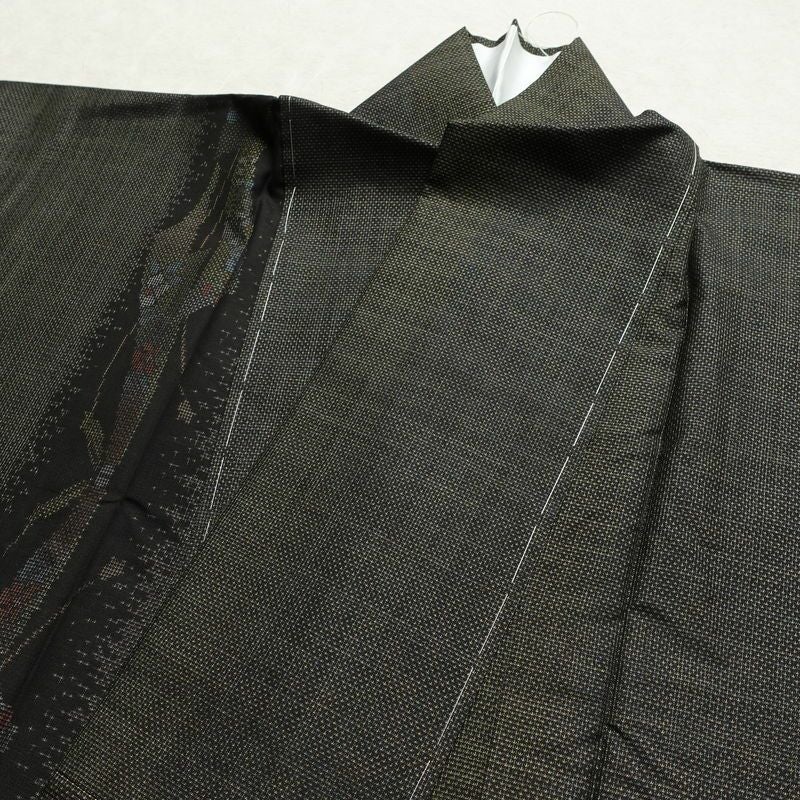 大島紬 古代染色 純泥染 美品 証紙あり しつけ糸付き 正絹 幾何学柄・抽象柄 袷仕立て 身丈163cm 裄丈69.5cm リサイクル着物 着物 未使用品 緑・うぐいす色_画像15