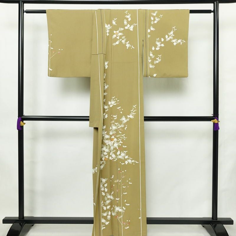訪問着 良品 金駒刺繍 一つ紋付き 正絹 花柄 袷仕立て 身丈160.5cm 裄丈65cm リサイクル着物 着物 箔 金彩 入学式 卒業式 七五三 パーティー お宮参り フォーマル 黄・黄土色_画像2