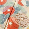 訪問着 良品 しつけ糸付き 金駒刺繍 一つ紋付き 正絹 花柄 袷仕立て 身丈152cm 裄丈63.5cm リサイクル着物 着物 箔 入学式 卒業式 結婚式 七五三 パーティー お宮参り フォーマル 紅葉 ピンクベージュ 菊 ベージュ_画像8