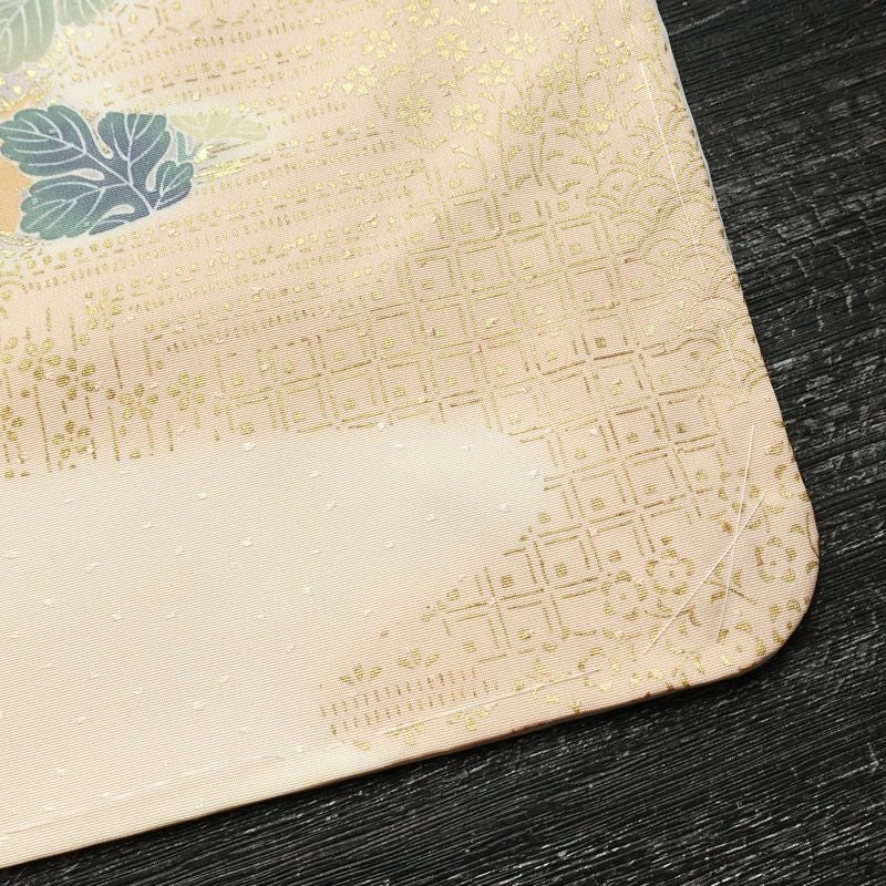 訪問着 良品 しつけ糸付き 金駒刺繍 一つ紋付き 正絹 花柄 袷仕立て 身丈152cm 裄丈63.5cm リサイクル着物 着物 箔 入学式 卒業式 結婚式 七五三 パーティー お宮参り フォーマル 紅葉 ピンクベージュ 菊 ベージュ_画像17