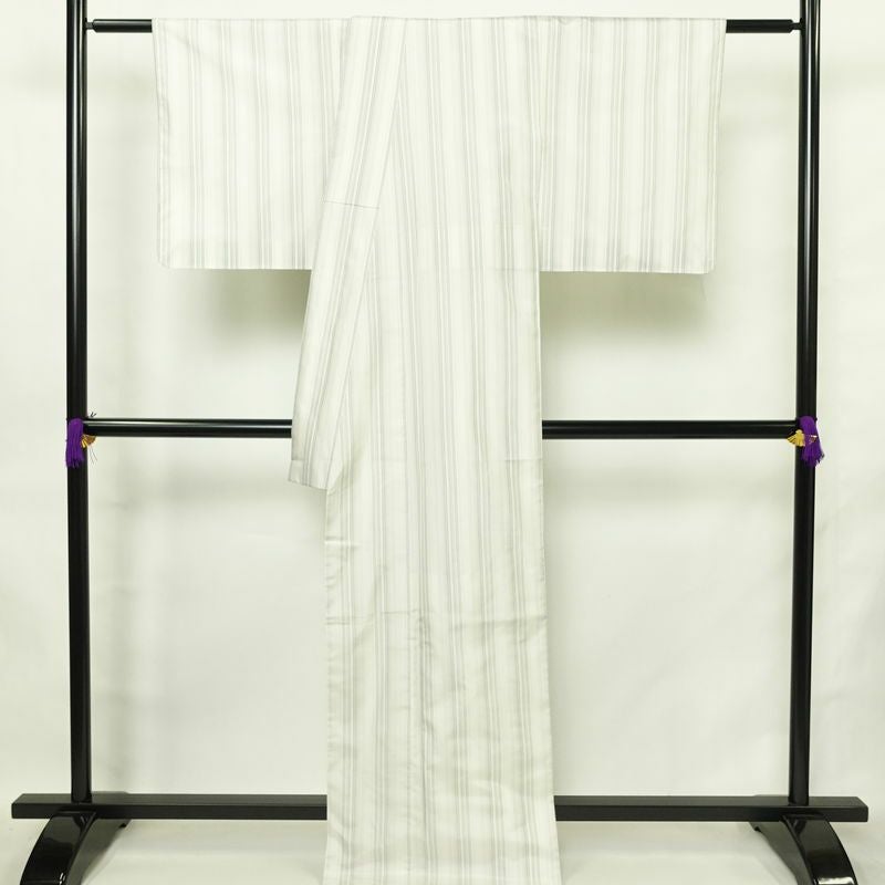 大島紬 おごじょ縞 美品 証紙あり しつけ糸付き 正絹 縞柄・線柄 袷仕立て 身丈169cm 裄丈68.5cm リサイクル着物 着物 未使用品 シンプル おしゃれ 白_画像2