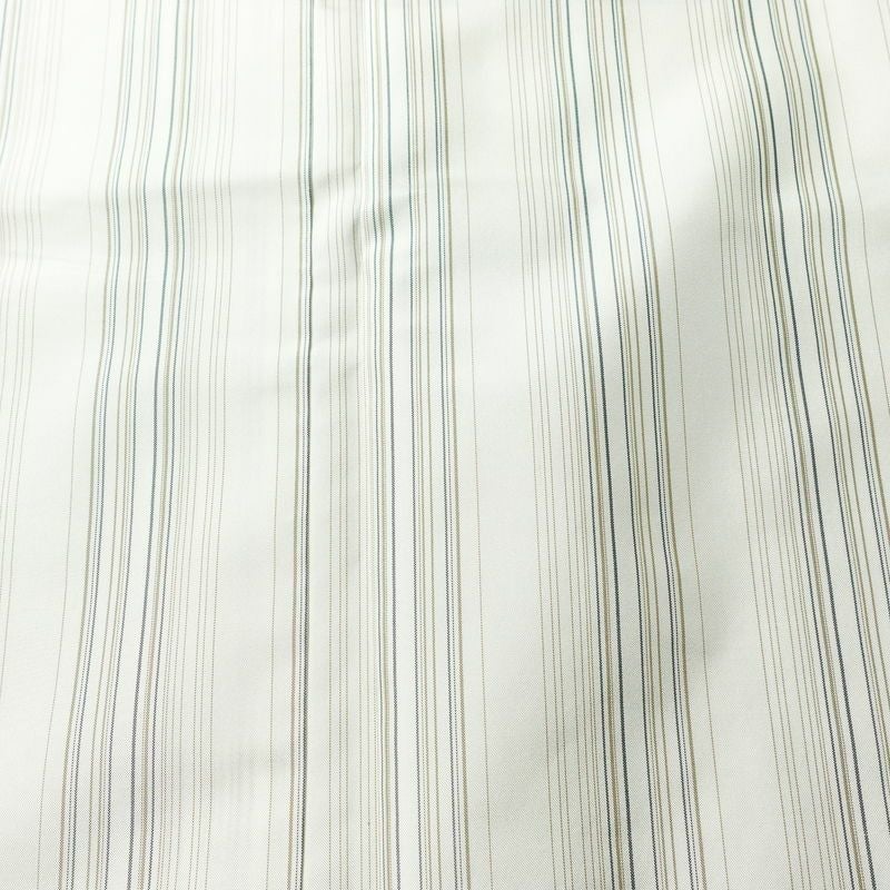 大島紬 おごじょ縞 美品 証紙あり しつけ糸付き 正絹 縞柄・線柄 袷仕立て 身丈169cm 裄丈68.5cm リサイクル着物 着物 未使用品 シンプル おしゃれ 白_画像6