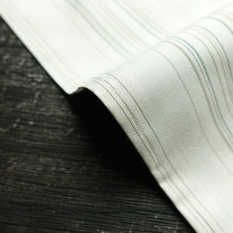 大島紬 おごじょ縞 美品 証紙あり しつけ糸付き 正絹 縞柄・線柄 袷仕立て 身丈169cm 裄丈68.5cm リサイクル着物 着物 未使用品 シンプル おしゃれ 白_画像19