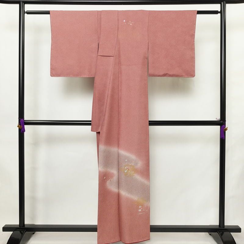 付け下げ 美品 正絹 花柄 袷仕立て 身丈157.5cm 裄丈63cm リサイクル着物 一部しつけ糸付き 着物 刺繍 箔 金彩 入学式 卒業式 七五三 お宮参り フォーマル ピンク_画像2