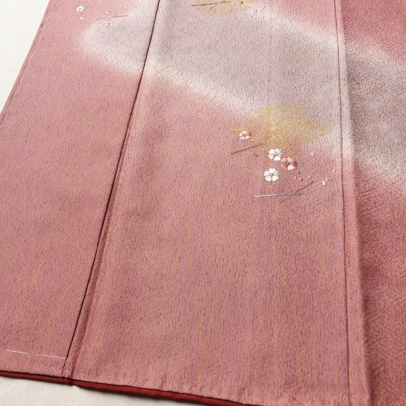付け下げ 美品 正絹 花柄 袷仕立て 身丈157.5cm 裄丈63cm リサイクル着物 一部しつけ糸付き 着物 刺繍 箔 金彩 入学式 卒業式 七五三 お宮参り フォーマル ピンク_画像4