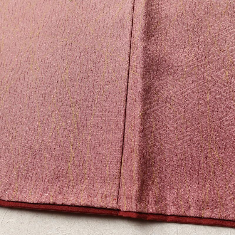 付け下げ 美品 正絹 花柄 袷仕立て 身丈157.5cm 裄丈63cm リサイクル着物 一部しつけ糸付き 着物 刺繍 箔 金彩 入学式 卒業式 七五三 お宮参り フォーマル ピンク_画像11