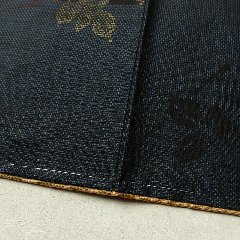 大島紬 古代染色 純泥染 良品 証紙あり しつけ糸付き 正絹 花柄 袷仕立て 身丈159cm 裄丈63cm リサイクル着物 着物 青・紺_画像12