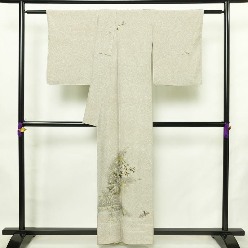 訪問着 美品 しつけ糸付き 正絹 木の葉・植物柄 袷仕立て 身丈157.5cm 裄丈68cm リサイクル着物 着物 刺繍 箔 未使用品 入学式 卒業式 七五三 お宮参り フォーマル 上品 グレージュ ベージュ_画像2