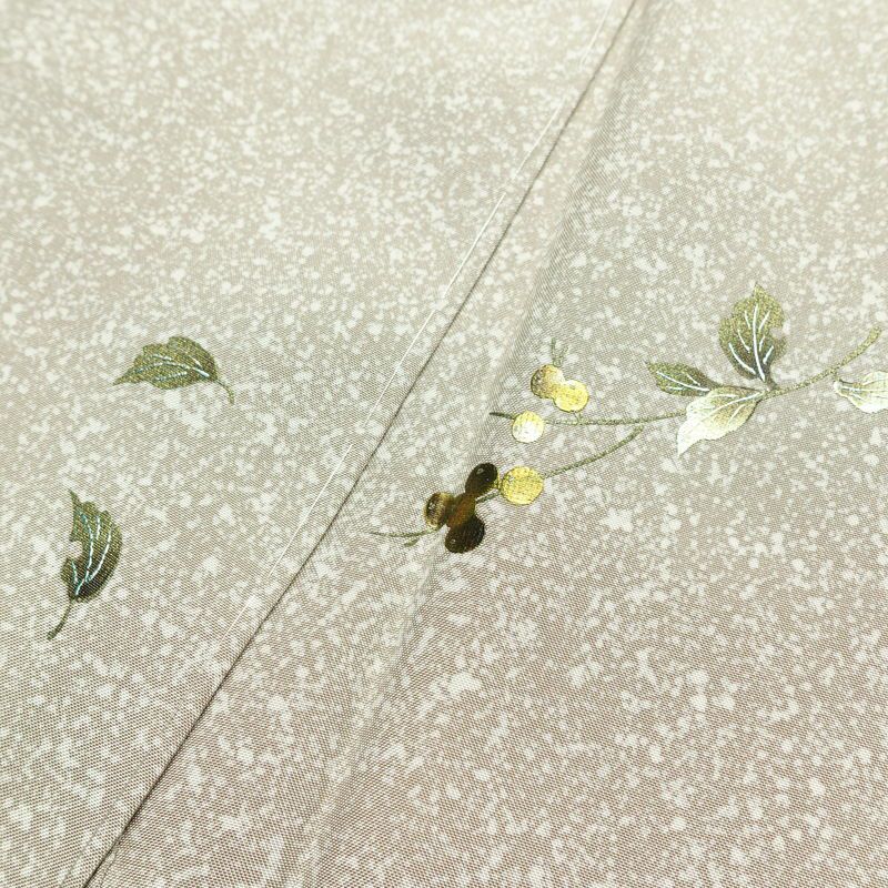 訪問着 美品 しつけ糸付き 正絹 木の葉・植物柄 袷仕立て 身丈157.5cm 裄丈68cm リサイクル着物 着物 刺繍 箔 未使用品 入学式 卒業式 七五三 お宮参り フォーマル 上品 グレージュ ベージュ_画像19