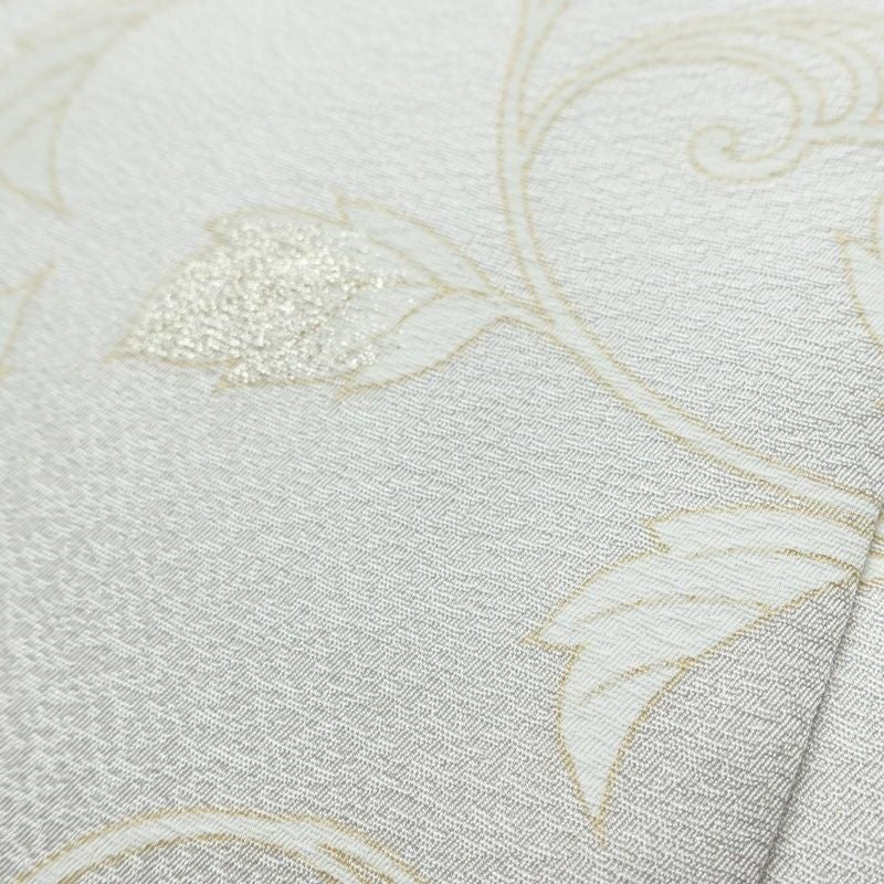 付け下げ 美品 しつけ糸付き 正絹 木の葉・植物柄 袷仕立て 身丈159.5cm 裄丈65cm リサイクル着物 着物 刺繍 箔 入学式 卒業式 七五三 お宮参り フォーマル 上品 紫・藤色_画像10